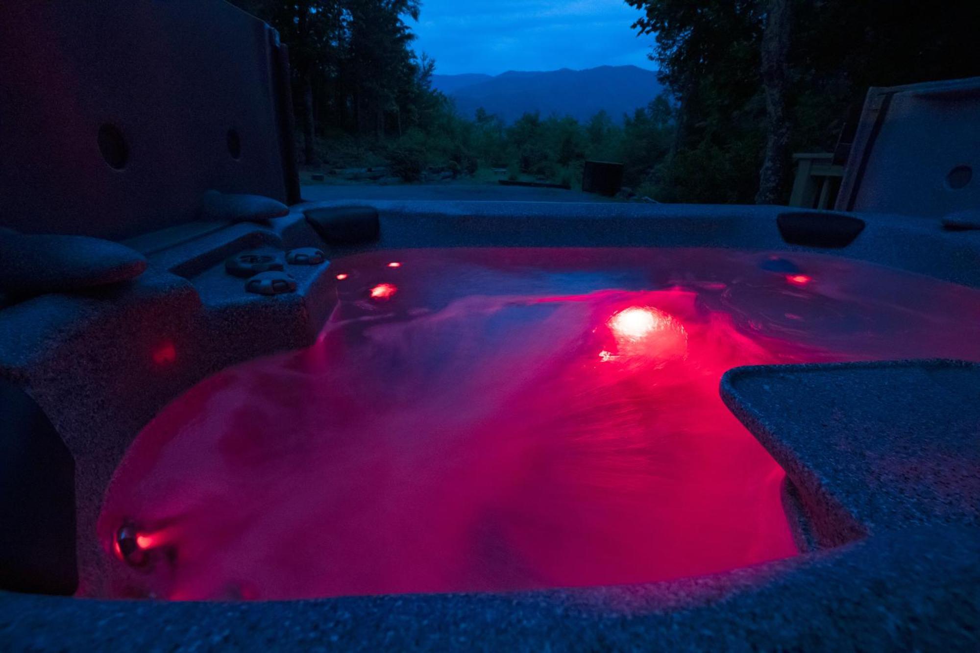 Real Log Cabin With Amazing Views, Hot Tub, Sauna, Games Гатлінбург Екстер'єр фото