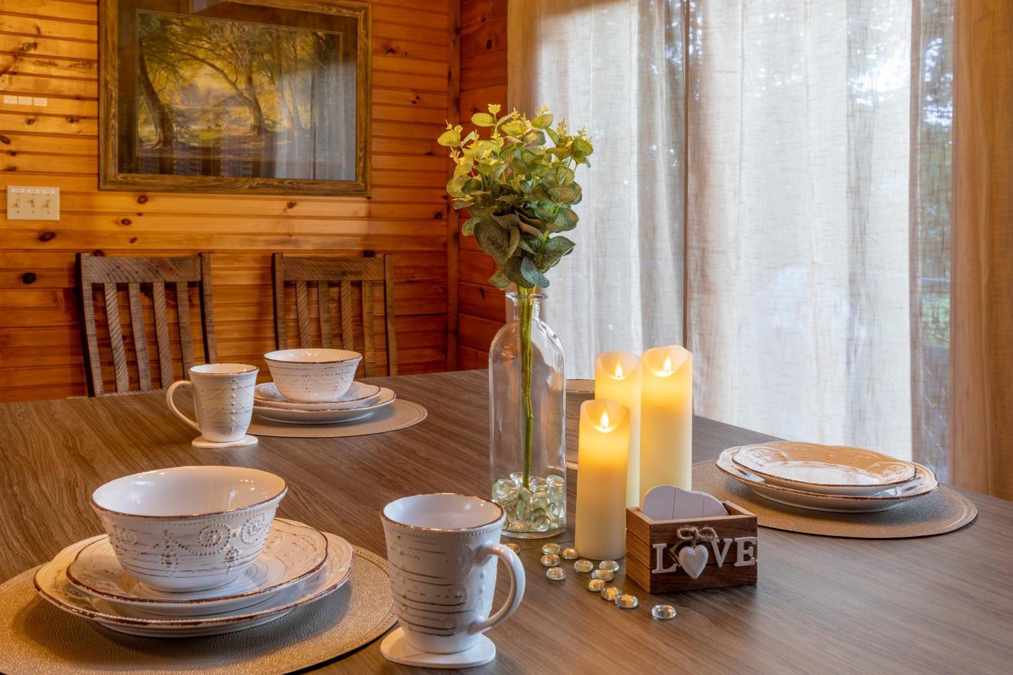 Real Log Cabin With Amazing Views, Hot Tub, Sauna, Games Гатлінбург Екстер'єр фото